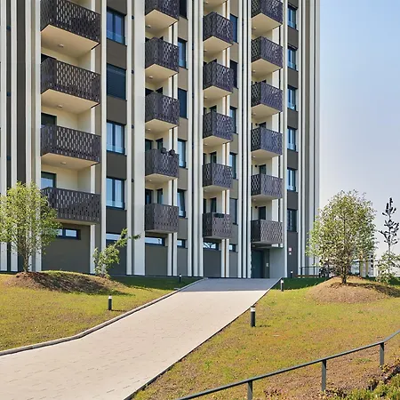 Luxury Sunny Home - Garage Parking, Metro, Balcony, Ps5 With Games Praga Esterno foto