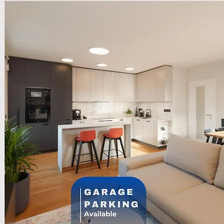 Luxury Sunny Home - Garage Parking, Metro, Balcony, Ps5 With Games Praga Esterno foto