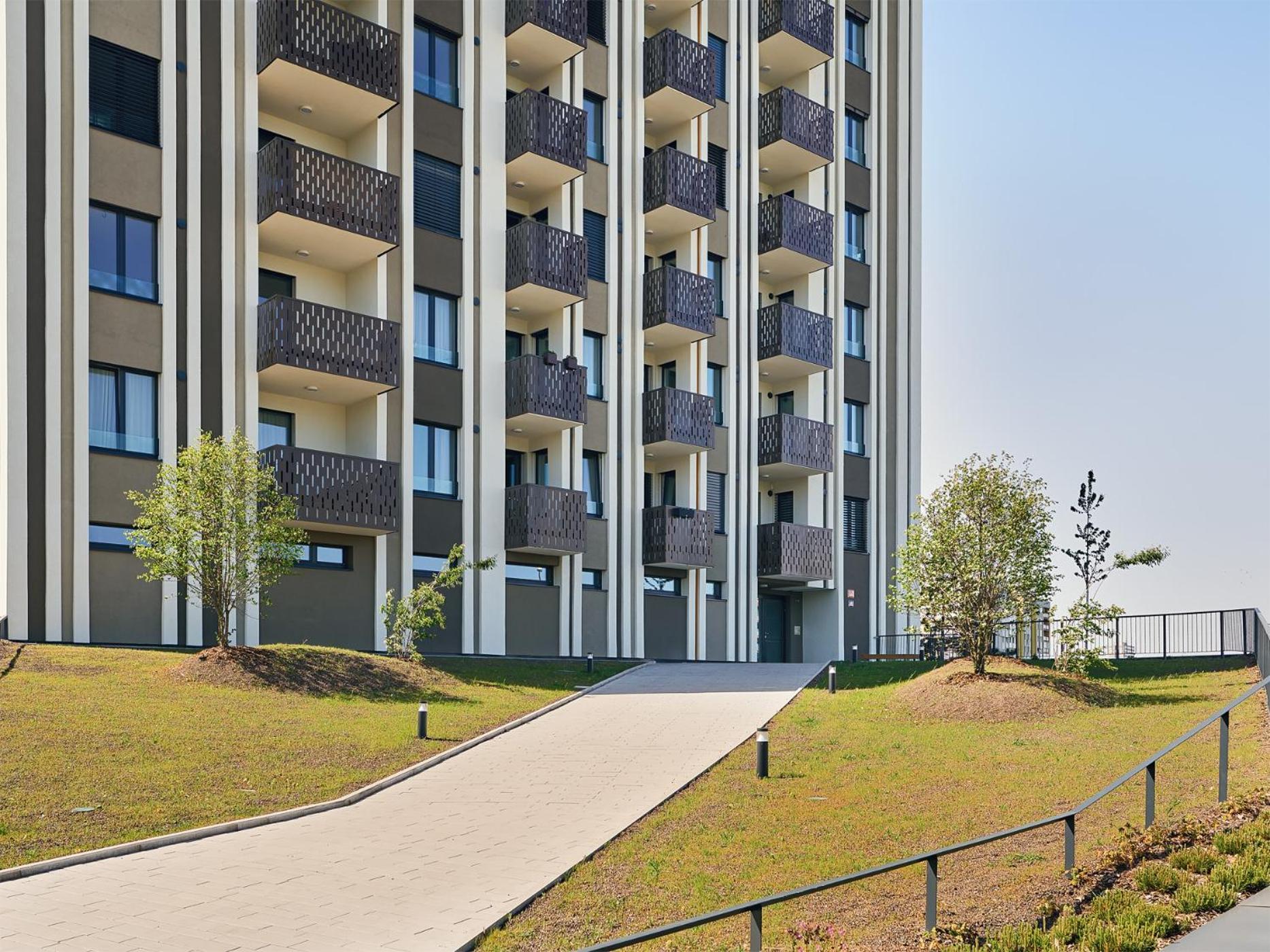 Luxury Sunny - Garage Parking, Metro, Balcony, Ps5 With Games Prague